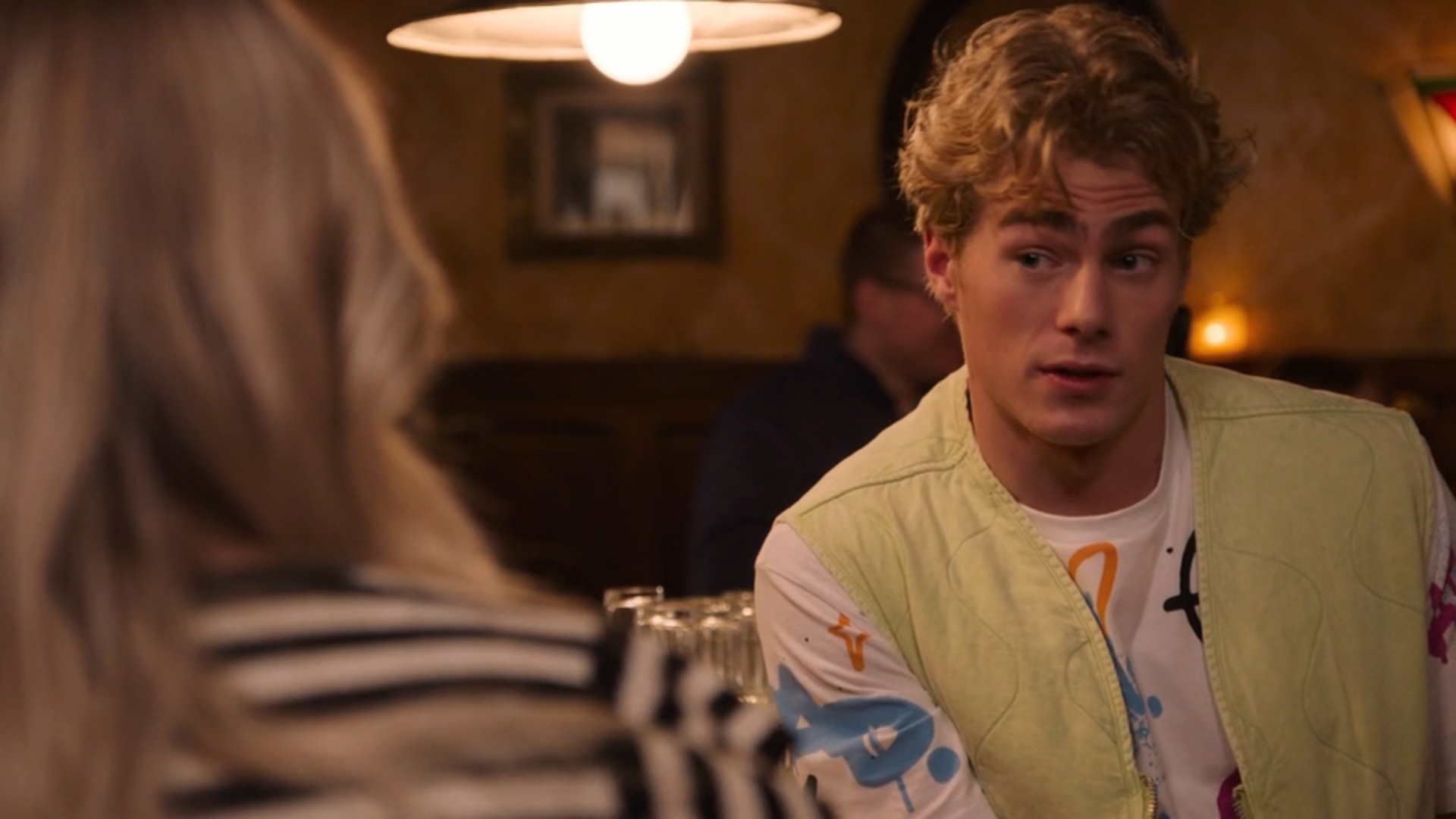 Steef wordt door Nola getest